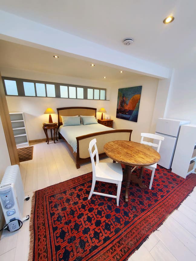 Large studio in Widcombe. All Bills incl Main Photo