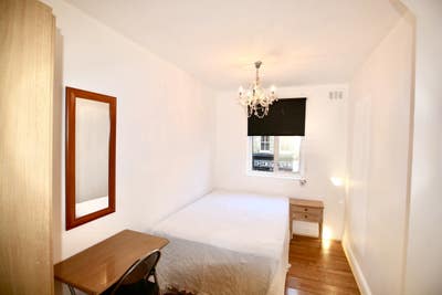  Large  double  room.  W14  ,  F-2
 Main Photo