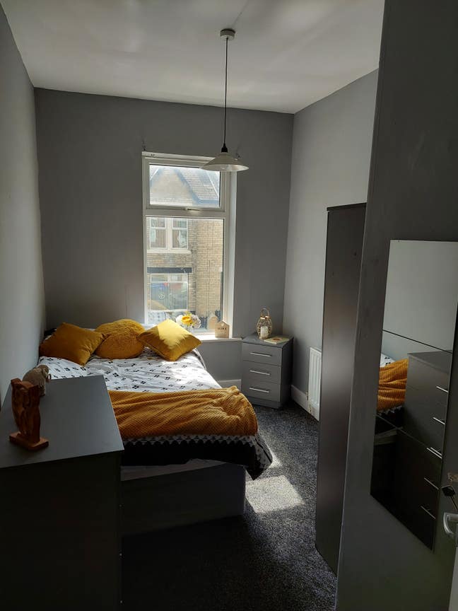 Room 1 - Available  located NE6 -Newcastle  Main Photo