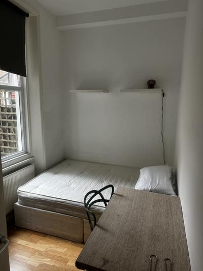 Double Room in Super Convenient and Safe Area Main Photo
