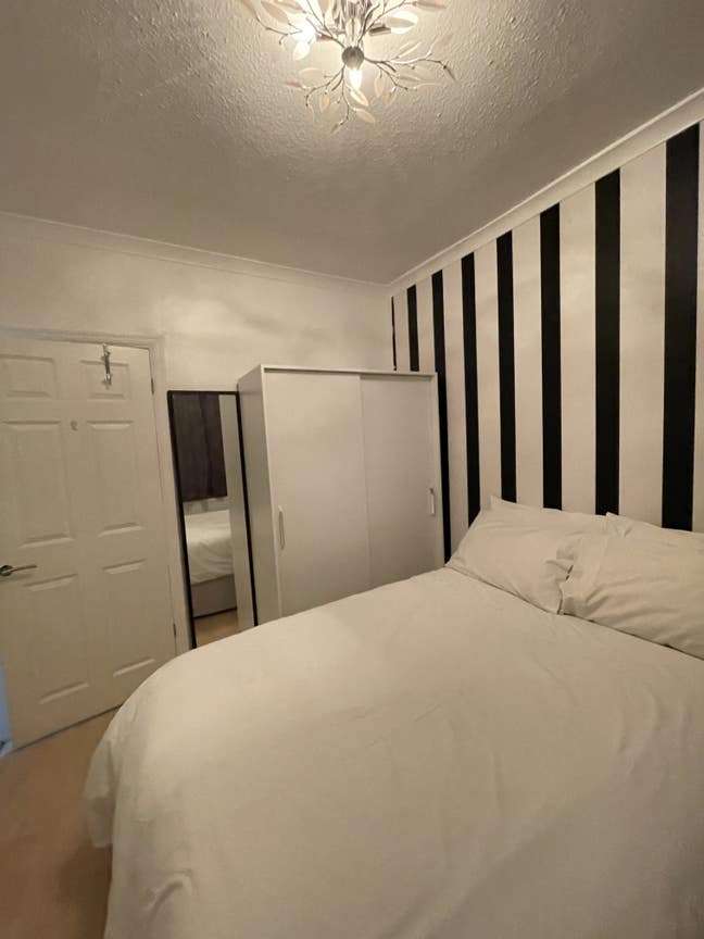 Clean Double Bedroom available  Main Photo