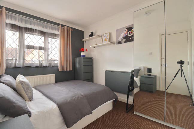 Great En-Suite 🏡 - Bermondsey Zone 2  Main Photo