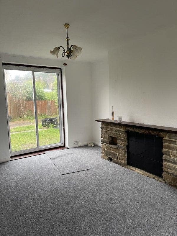 Rooms Available to rent Main Photo