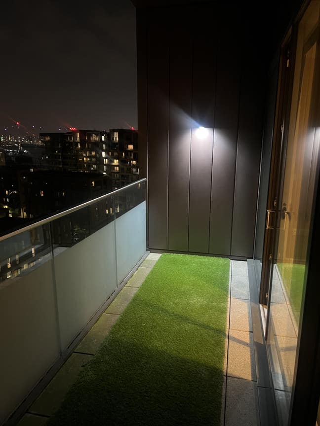 Stylish 2 Bedrooms Available to Rent at SE10 Main Photo