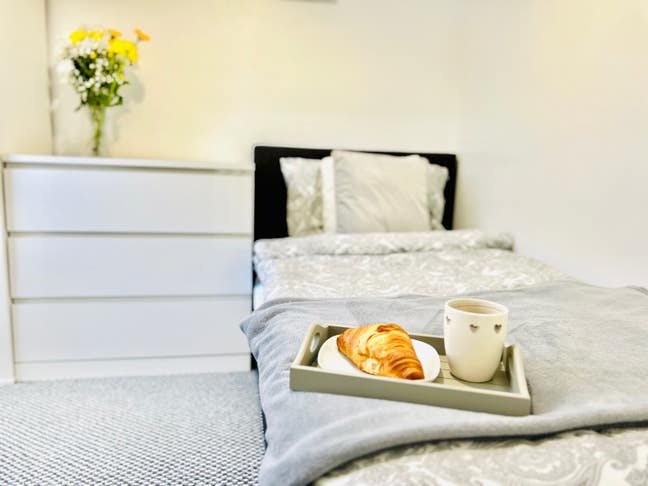 Freshly Renovated Rooms Telford Town Centre  Main Photo