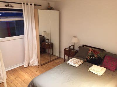 Large Double room with 32 Inch TV,Bills included  Main Photo