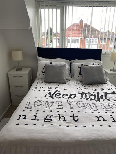 Double room available mon to Friday only!  Main Photo