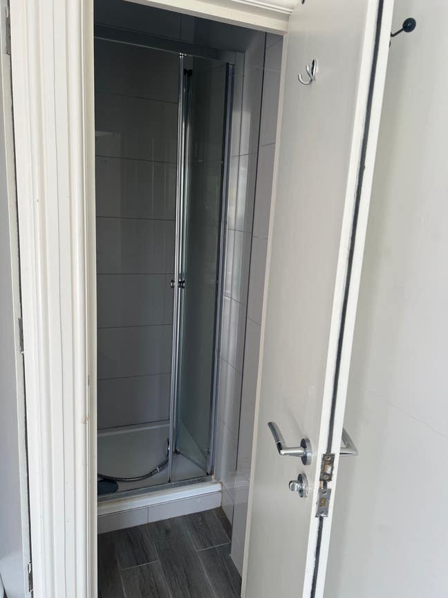Cozy Single Room En Suite  Main Photo