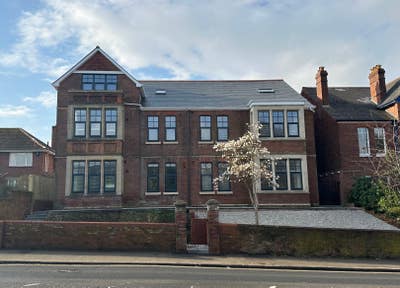 Premium En-suite room Main Photo