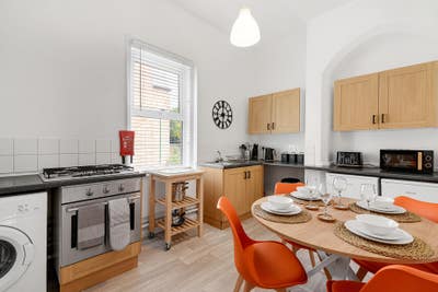 ✨ Stunning Spacious 1-Bed Victorian Flat ✨ Main Photo