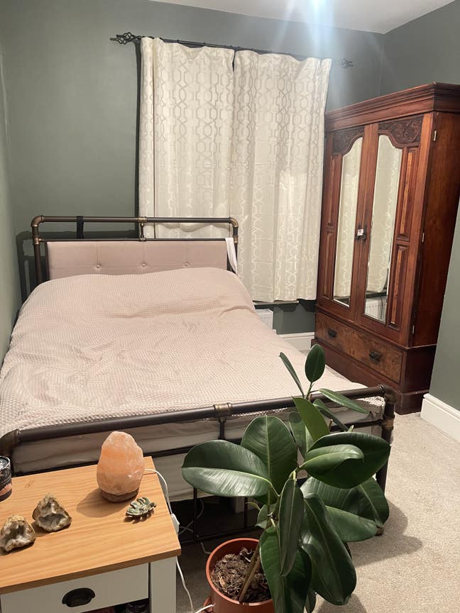 **Gorgeous double room in spacious modern house** Main Photo