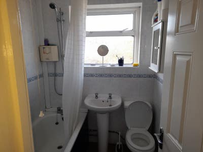 Double room in clean, quiet house  Blackfield Main Photo