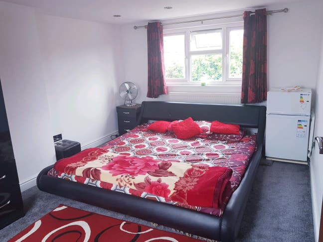 Master bedroom for rent  Main Photo