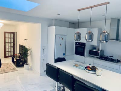 Modern & Cosy home- Close to transport ** Main Photo