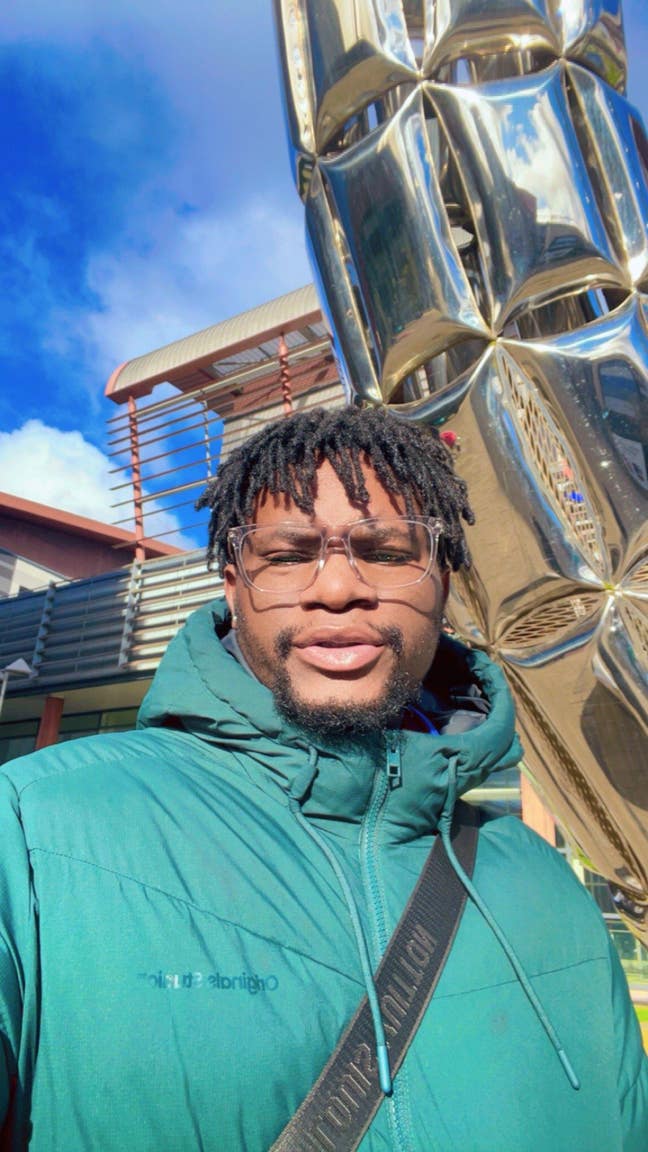 Looking for a Shared Apartment  Main Photo