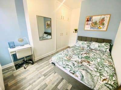 Stylish room, lots of storage, Chorlton 5 Bed Main Photo