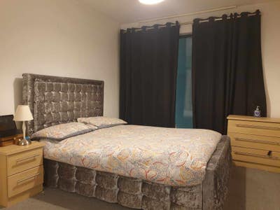 En suite room to rent  Main Photo