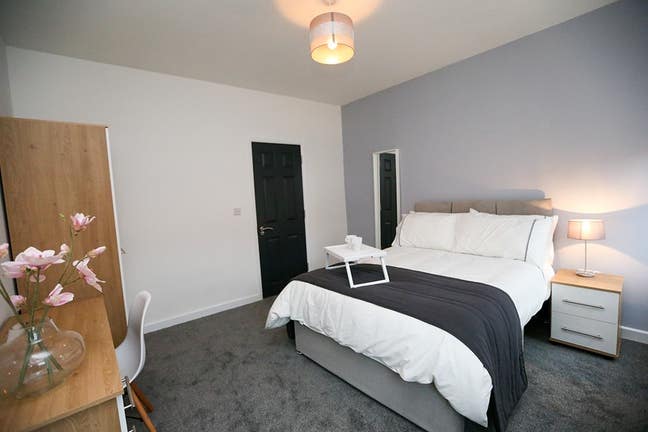 Very Large Room - Friendly House - Eccles  Main Photo