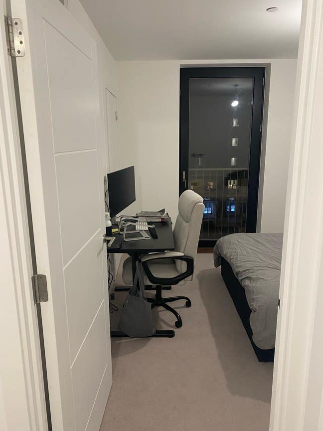 Flat Mate in a 2 bed apartment  Main Photo
