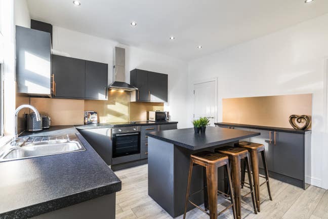 Long Term Luxury Ensuited Rooms to Rent  Main Photo