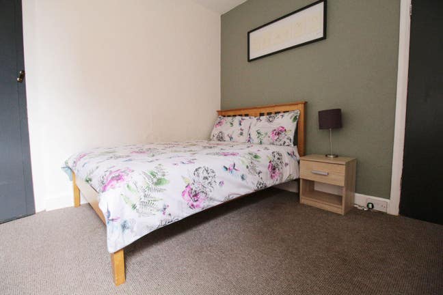 Step Into Central Lincoln Life, All Bills Included Main Photo
