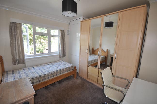 Single room in Hayes with all bills included Main Photo