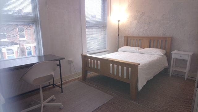 Lovely en-suite double room in Blackhorse Road Main Photo