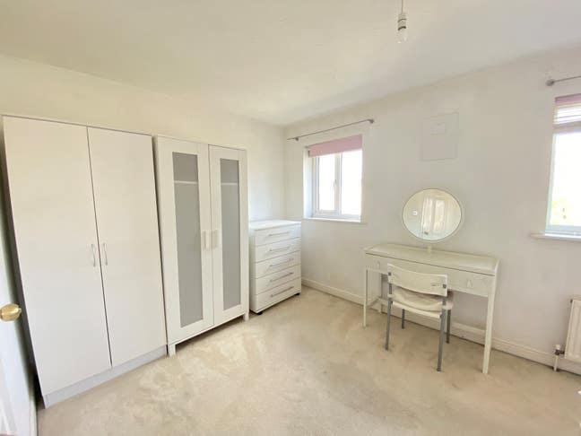 Room to Rent (Near City Airport & Canary Wharf) Main Photo