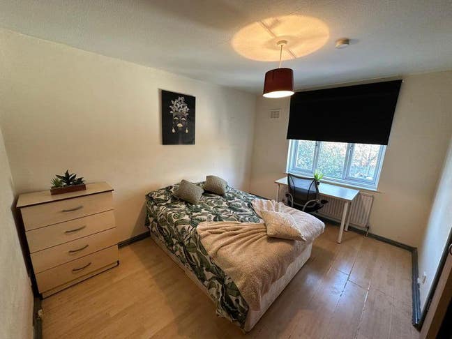 Spacious Room Available in Dollis Hill / Neasden Main Photo