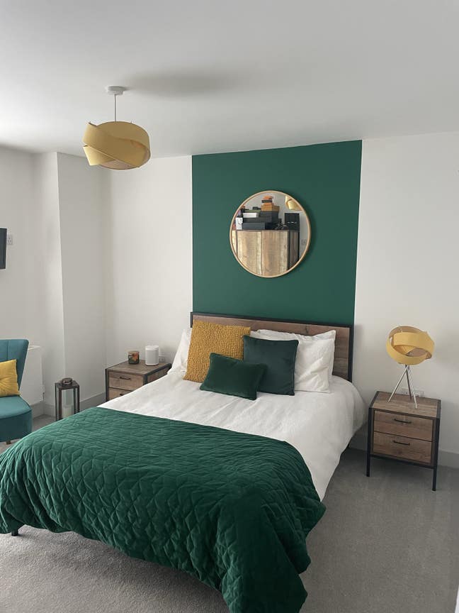 Fully furnished double room own bathroom  Main Photo
