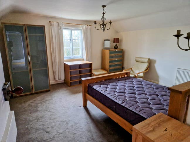 Large Double Ensuite bedroom in peaceful location Main Photo