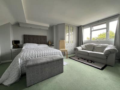 Self Contained Loft Room With En-Suite Bathroom Main Photo