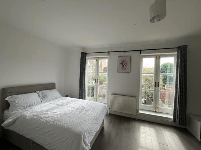 Fantastic Large En-Suite in Oakham Terrace, PE21 Main Photo