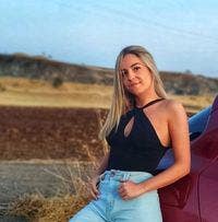 Professional Female seeks a flatmate Main Photo