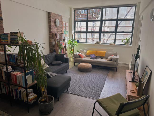 Room in bright spacious London Fields property Main Photo