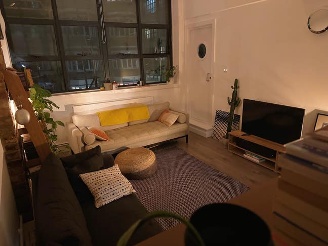 Room in bright spacious London Fields property Main Photo
