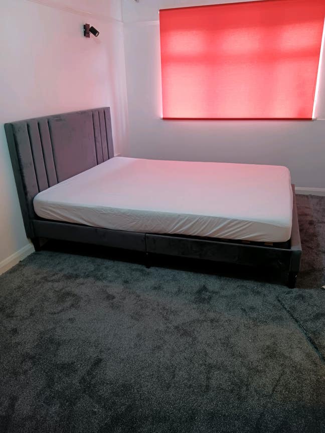 Spacious room Main Photo