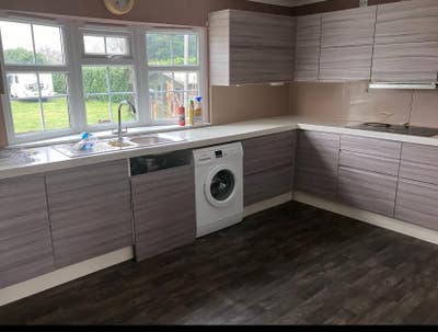 2 doubles bedrooms available 1 with en-suite  Main Photo