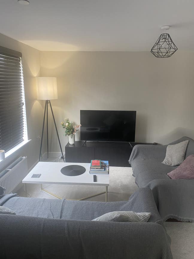 Large Double Room In New Apartment Main Photo