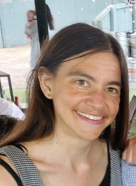 Hi! I'm Marina, I'm a quiet, clean profession... Main Photo