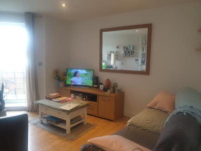 SHORT TERM double bedroom with own bathroom  Main Photo