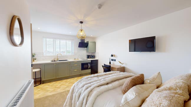 Final Room -New Hmo Within Derby City Centre  Main Photo