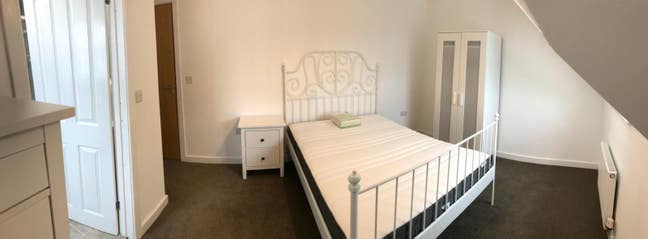 Shire Rd  first floor bedroom + Ensuite bathroom Main Photo