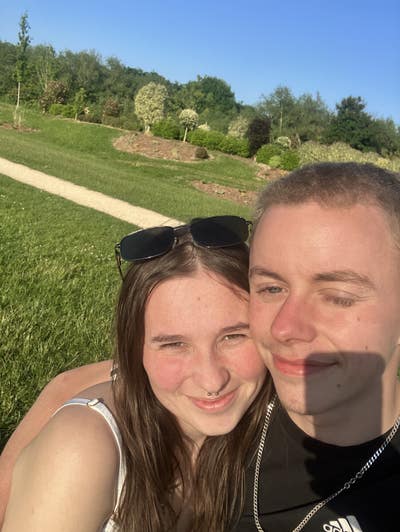 Looking to rent as a couple Main Photo