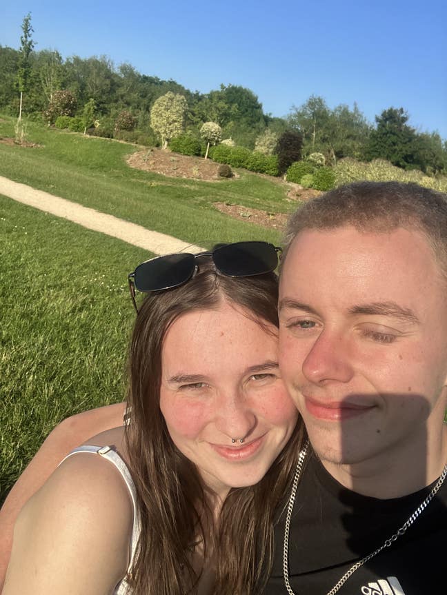 Looking to rent as a couple Main Photo