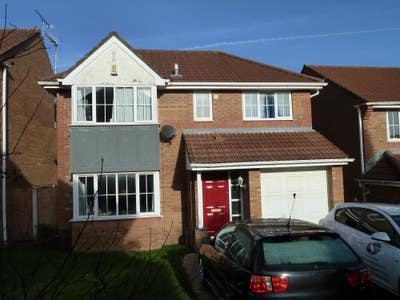 Professional House Share - Double Room inc bills Main Photo