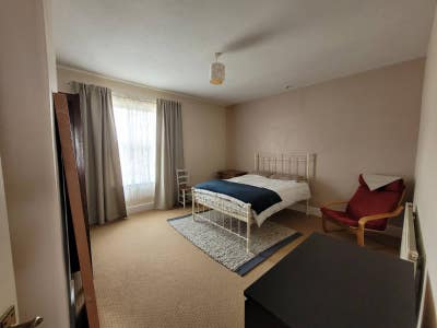 Cleckheaton - looking for female lodger.  Main Photo