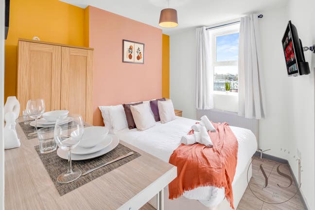 Stunning Studio - En-Suite - Kitchenette - Netflix Main Photo