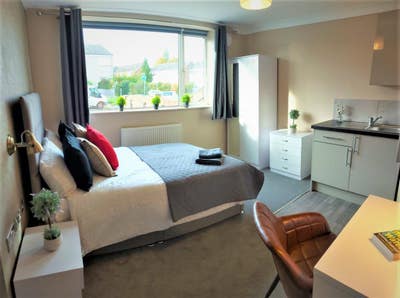 Ensuite Studio Rooms with Smart Tv Near Qeh Main Photo