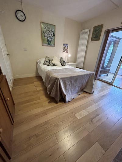 Spacious Double Room + Private Diner/Office Main Photo